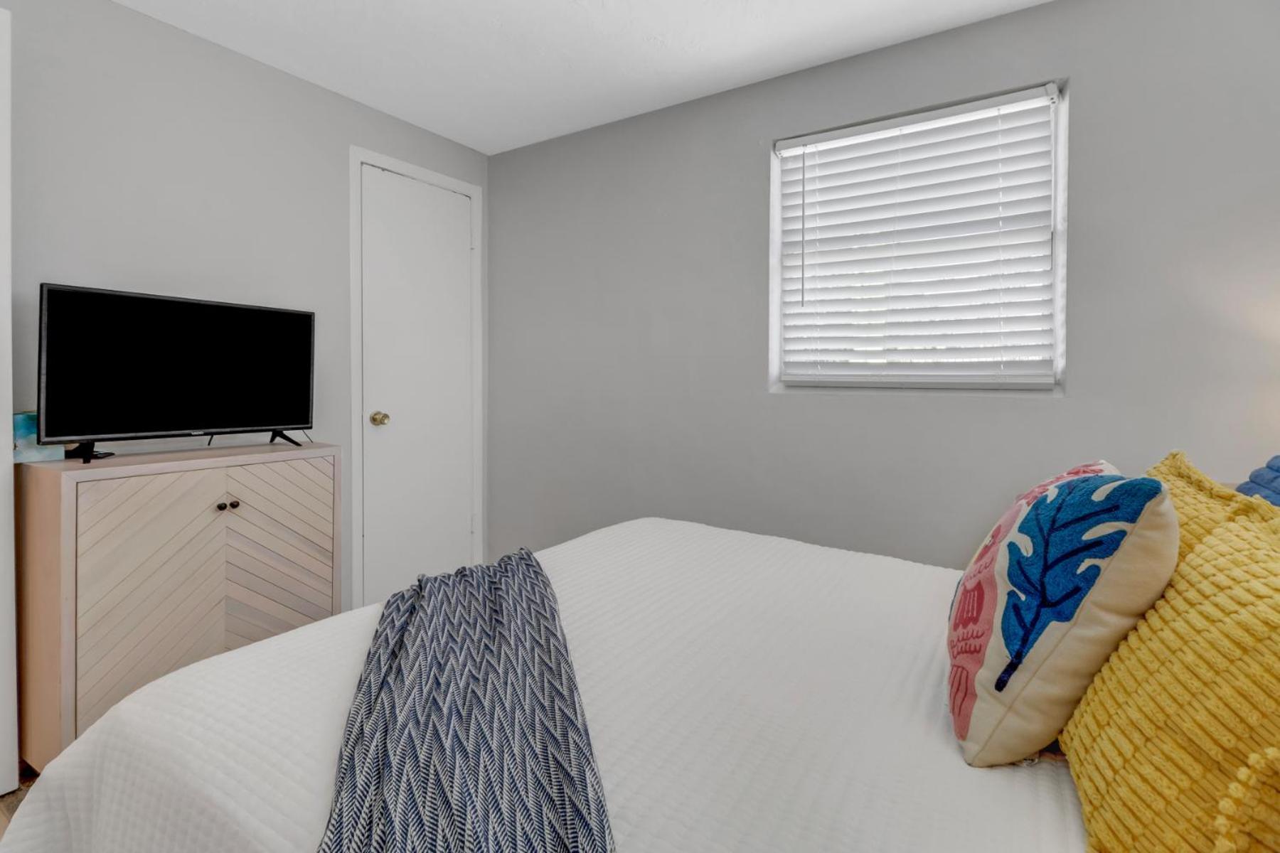 Little Beach House W/ Pool&Spa - 5 Minutes To Vanderbilt Beach North North Naples Exterior foto
