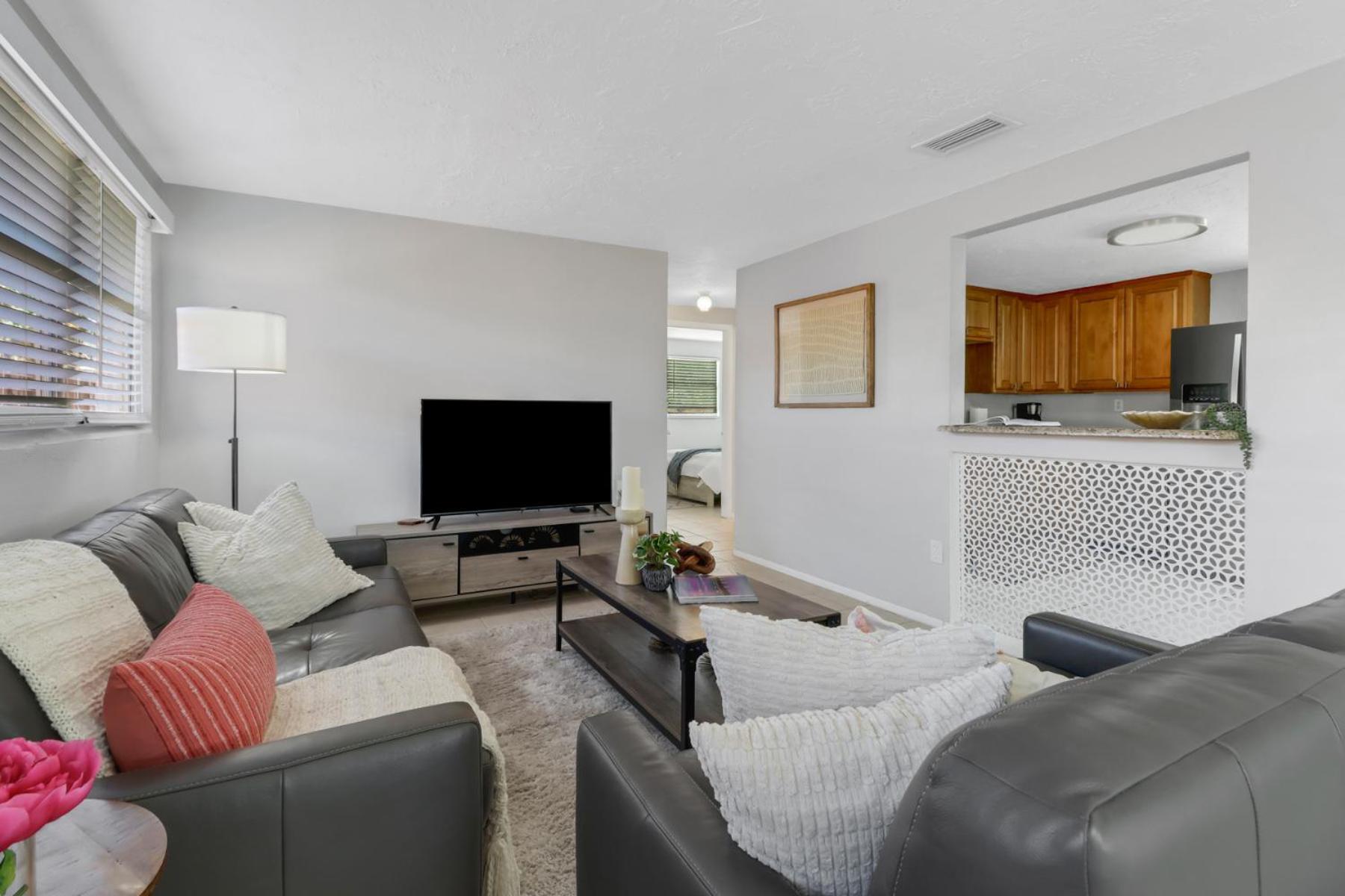 Little Beach House W/ Pool&Spa - 5 Minutes To Vanderbilt Beach North North Naples Exterior foto